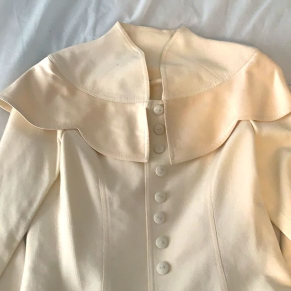 VINTAGE Skirt Suit | Cream with Cape like Jacket and A-line MIDI Skirt SIZE 38 - Picture 8 of 11